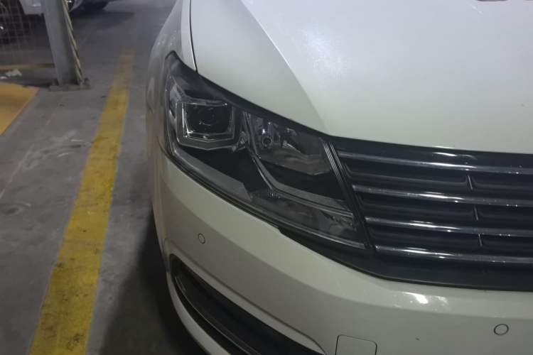 Used Volkswagen Lavida 2017 1.6L Automatic Comfort Edition Right Front Headlight