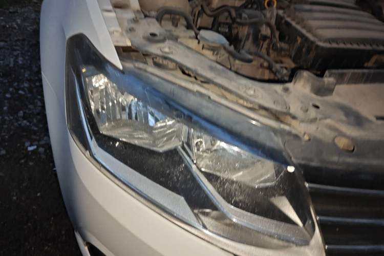 Used Volkswagen Lavida 2017 1.6L Automatic Fashion Edition Right Front Headlight