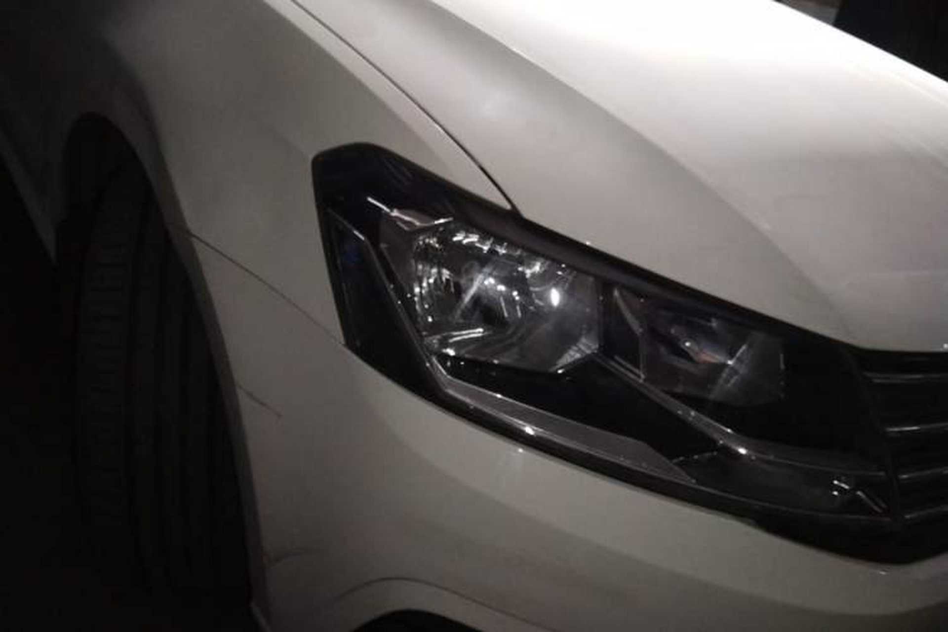 Used Volkswagen Lavida 2017 1.6L Automatic Fashion Edition Right Front Headlight