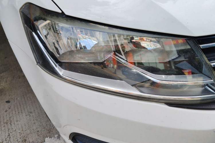 Used Volkswagen Lavida 2017 1.6L Manual Fashion Edition Right Front Headlight