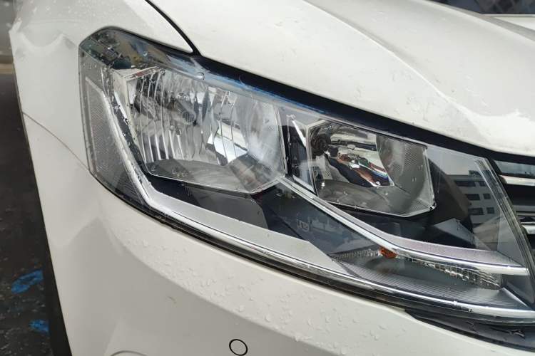 Used Volkswagen Lavida 2017 1.6L Manual Comfort Edition Right Front Headlight