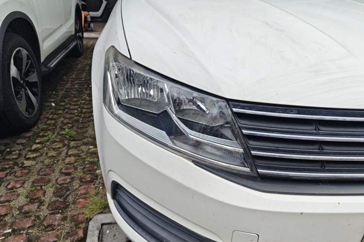 Used Volkswagen Lavida 2017 1.6L Manual Fashion Edition Right Front Headlight