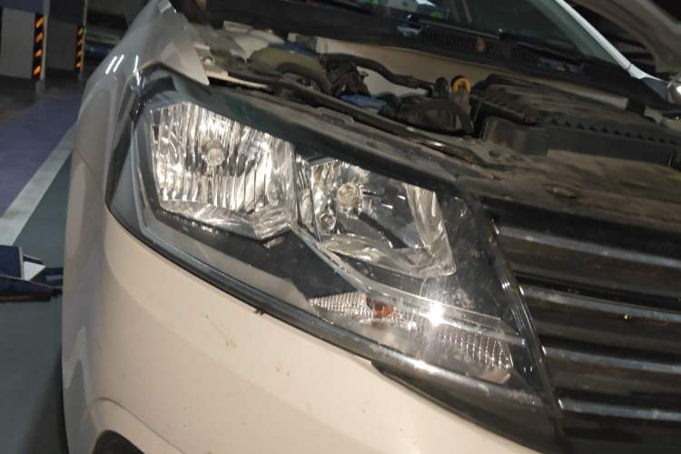 Used Volkswagen Lavida 2017 1.6L Manual Fashion Edition Right Front Headlight