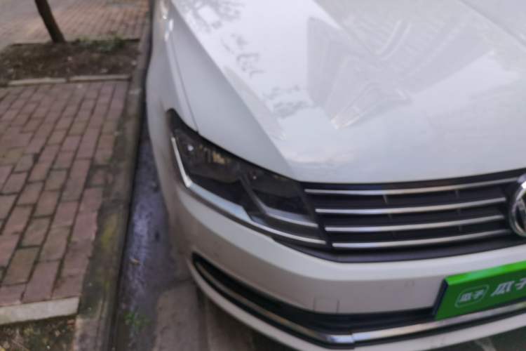 Used Volkswagen Lavida 2017 1.6L Automatic Comfort Edition Right Front Headlight