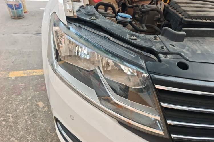 Used Volkswagen Lavida 2017 1.6L Automatic Comfort Edition Right Front Headlight