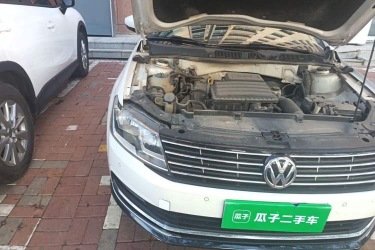 Used Volkswagen Lavida 2017 1.6L Automatic Comfort Edition Right Front Headlight