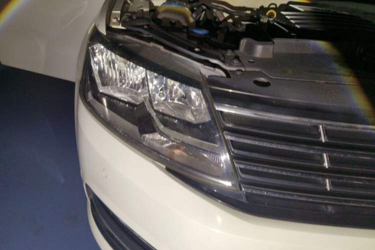 Used Volkswagen Lavida 2017 1.6L Automatic Comfort Edition Right Front Headlight