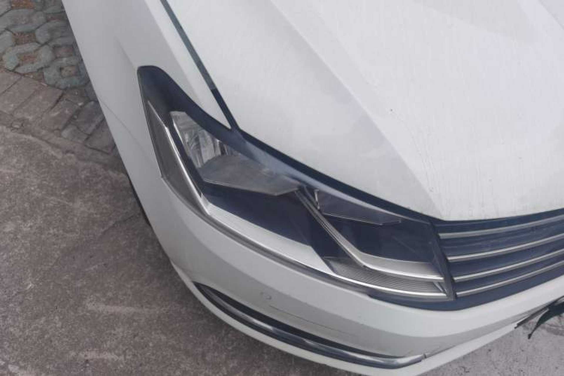Used Volkswagen Lavida 2017 1.6L Automatic Comfort Edition Right Front Headlight