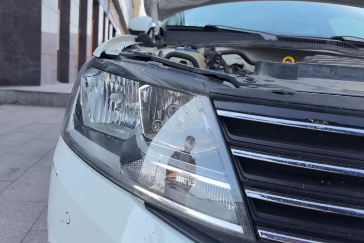 Used Volkswagen Lavida 2017 1.6L Automatic Comfort Edition Right Front Headlight
