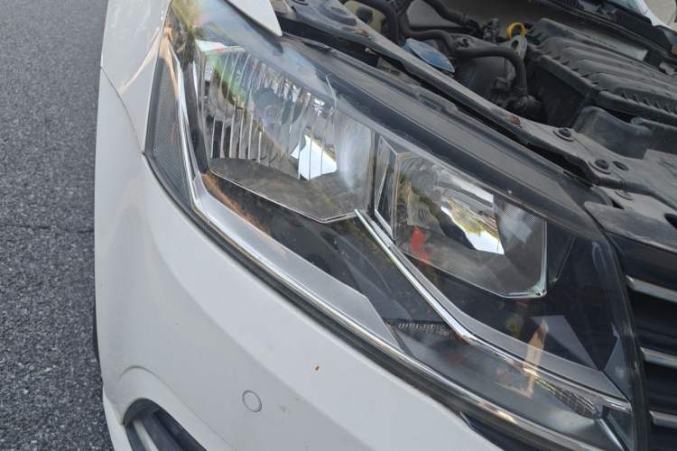Used Volkswagen Lavida 2017 1.6L Automatic Comfort Edition Right Front Headlight