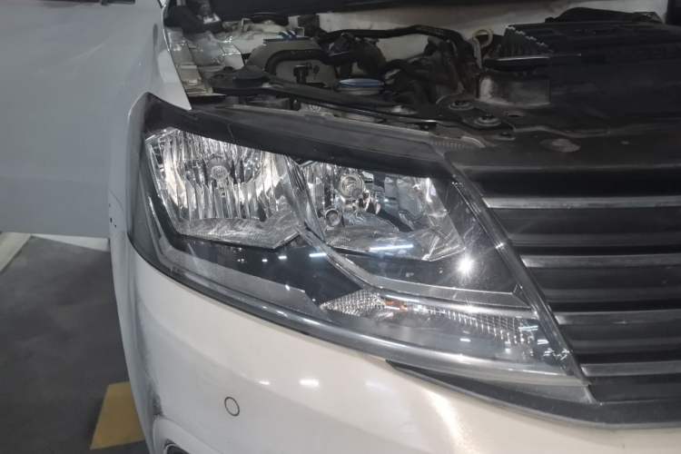 Used Volkswagen Lavida 2017 230TSI DSG Comfort Edition Right Front Headlight