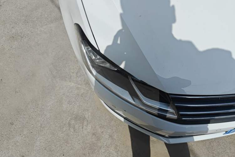 Used Volkswagen Lavida 2017 1.6L Automatic Comfort Edition Right Front Headlight