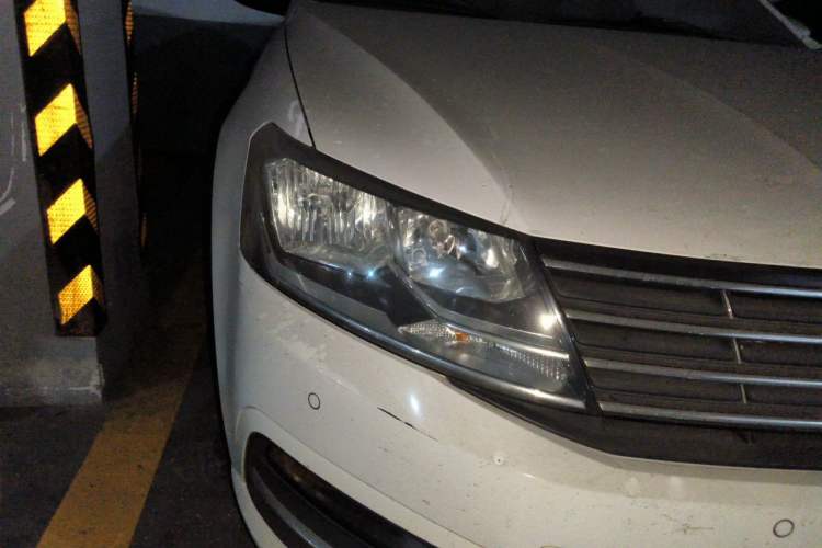 Used Volkswagen Lavida 2017 1.6L Automatic Comfort Edition Right Front Headlight