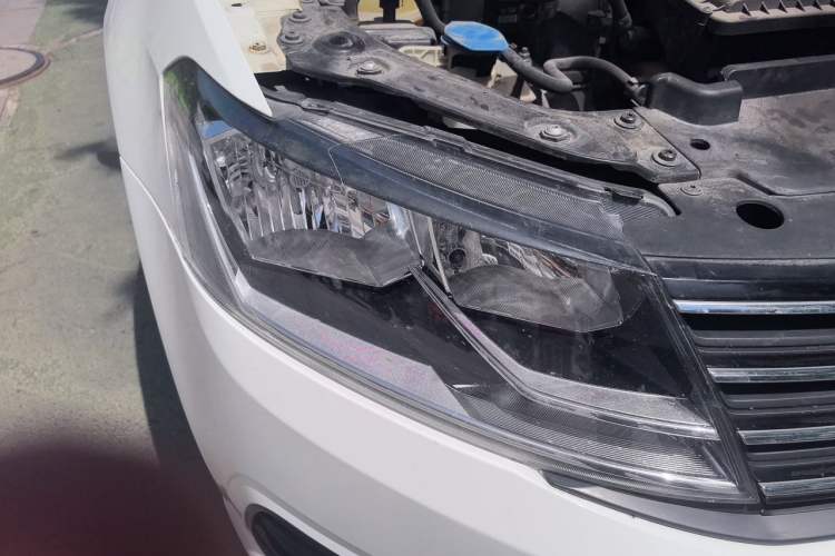 Used Volkswagen Lavida 2017 1.6L Manual Fashion Edition Right Front Headlight