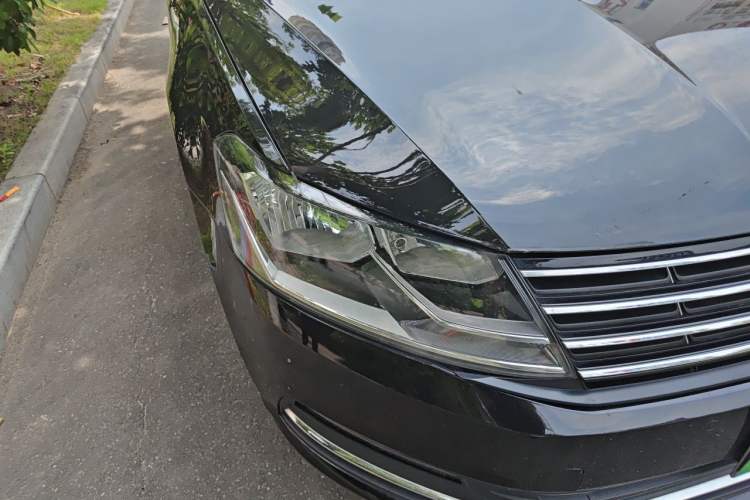 Used Volkswagen Lavida 2017 1.6L Automatic Comfort Edition Right Front Headlight