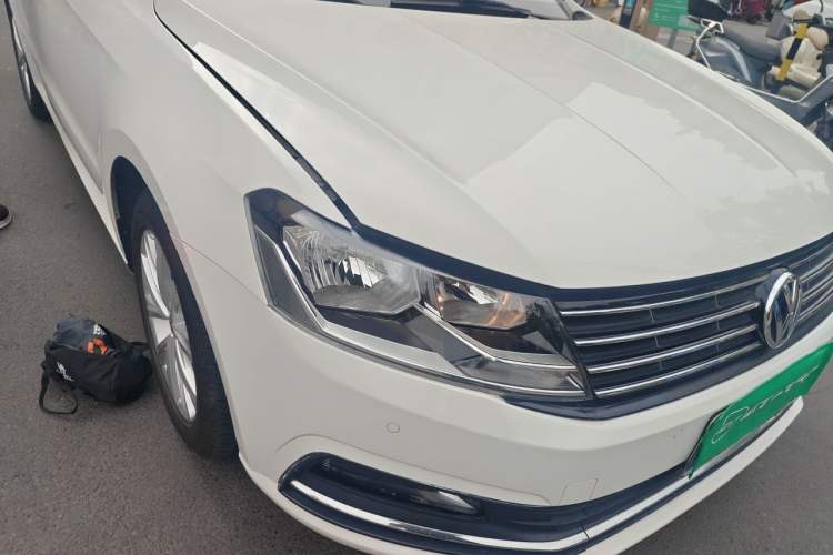 Used Volkswagen Lavida 2017 1.6L Automatic Comfort Edition Right Front Headlight
