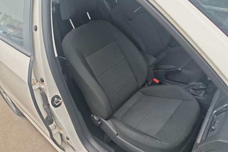 Used Volkswagen Lavida 2017 1.6L Automatic Fashion Edition Right Front Seat