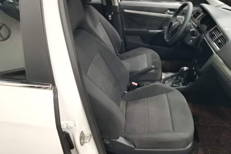 Used Volkswagen Lavida 2017 1.6L Automatic Fashion Edition Right Front Seat