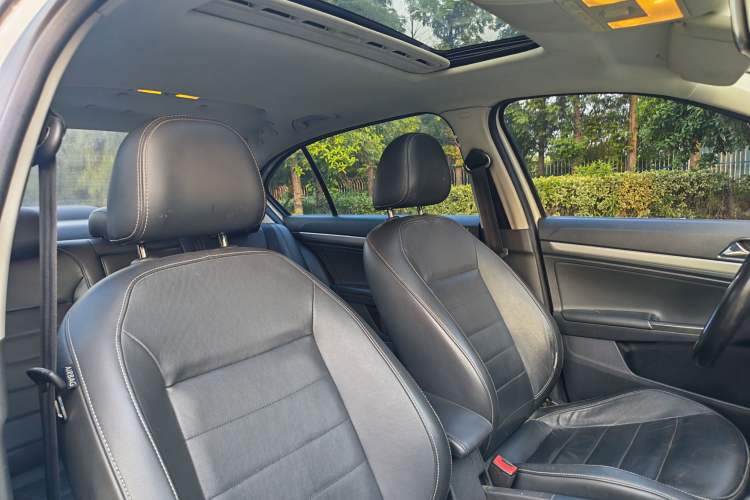 Used Volkswagen Lavida 2017 1.6L Automatic Comfort Edition Right Front Seat