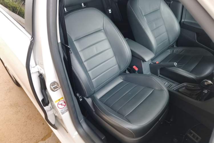 Used Volkswagen Lavida 2017 1.6L Automatic Comfort Edition Right Front Seat