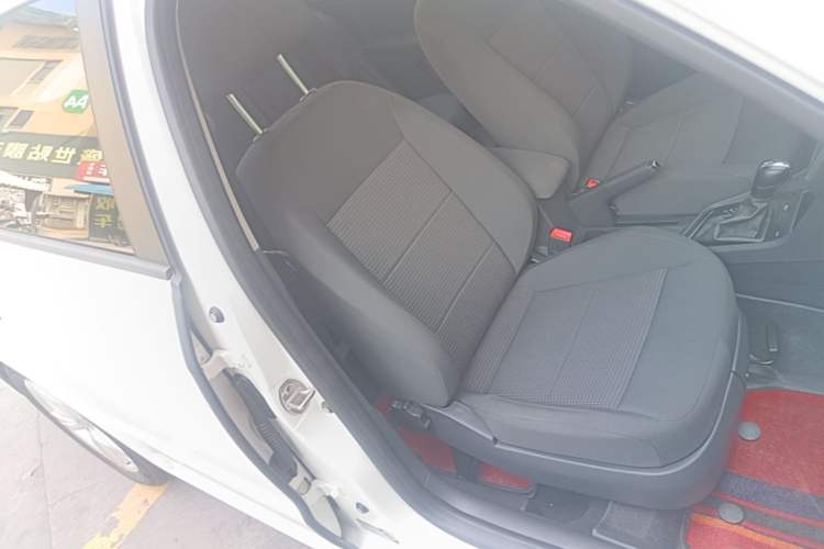 Used Volkswagen Lavida 2017 1.6L Automatic Fashion Edition Right Front Seat