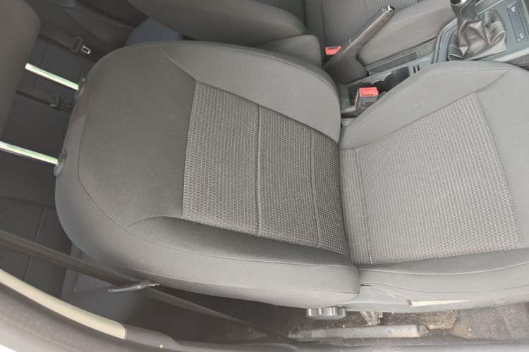 Used Volkswagen Lavida 2017 1.6L Manual Fashion Edition Right Front Seat