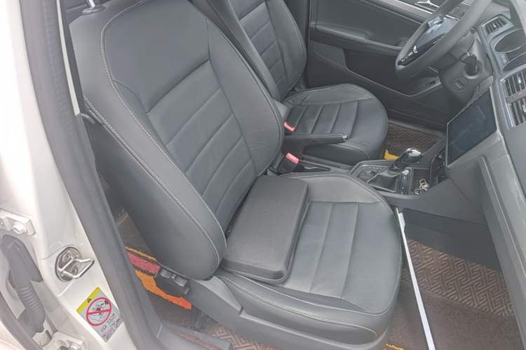 Used Volkswagen Lavida 2017 1.6L Automatic Comfort Edition Right Front Seat