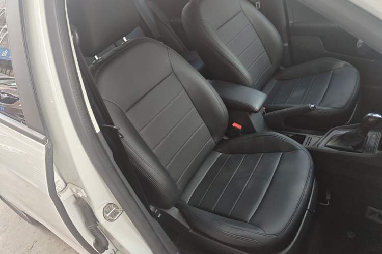 Used Volkswagen Lavida 2017 1.6L Automatic Fashion Edition Right Front Seat