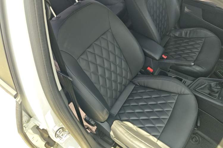 Used Volkswagen Lavida 2017 1.6L Automatic Fashion Edition Right Front Seat