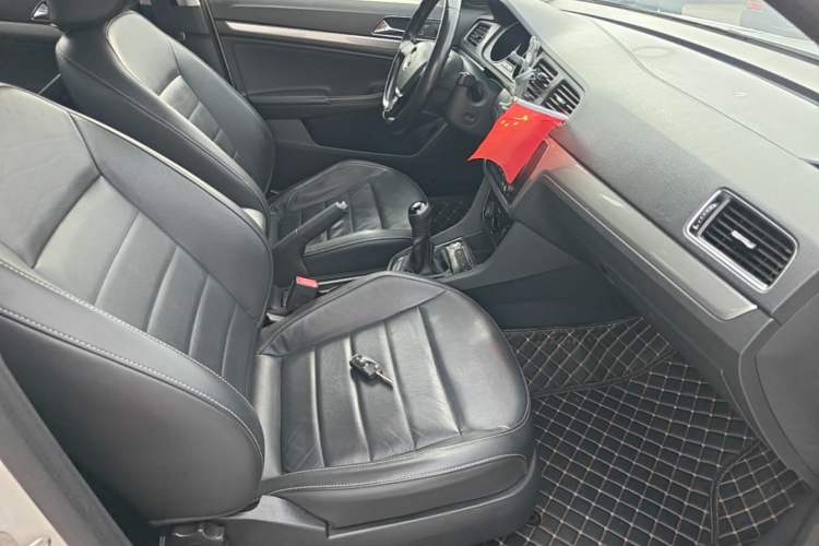 Used Volkswagen Lavida 2017 1.6L Manual Comfort Edition Right Front Seat