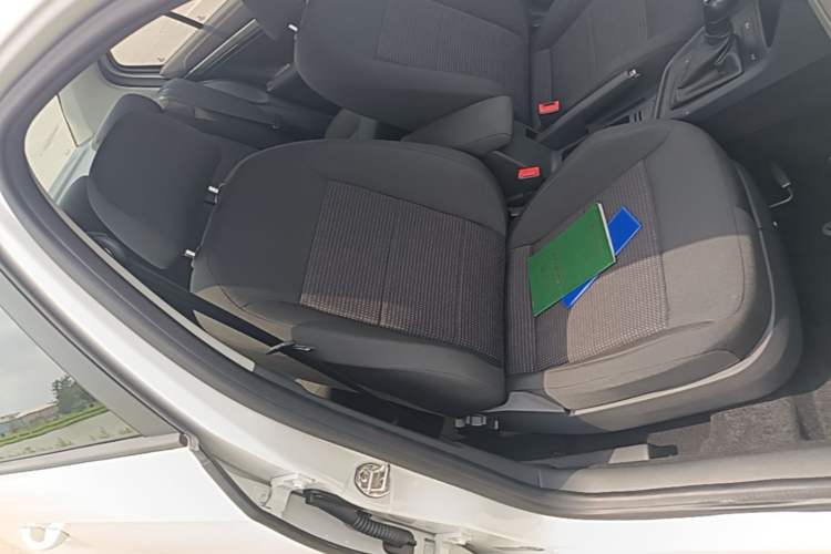 Used Volkswagen Lavida 2017 1.6L Automatic Fashion Edition Right Front Seat