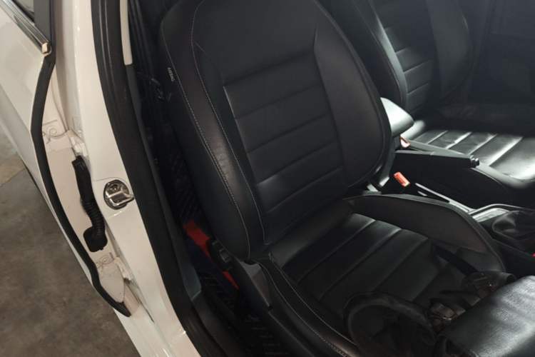 Used Volkswagen Lavida 2017 230TSI DSG Comfort Edition Right Front Seat