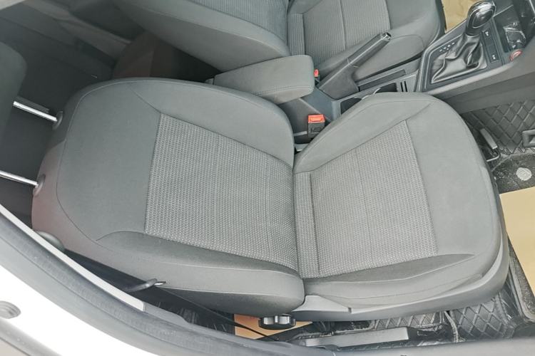 Used Volkswagen Lavida 2017 1.6L Automatic Fashion Edition Right Front Seat
