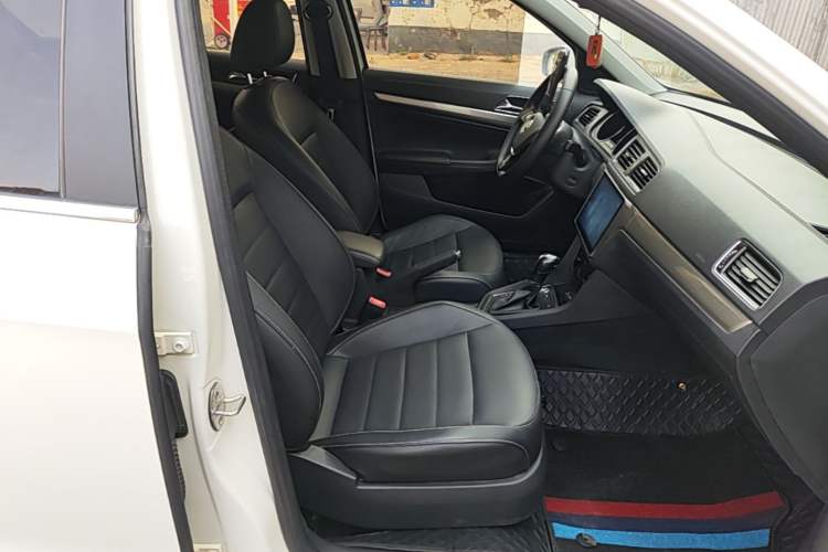 Used Volkswagen Lavida 2017 1.6L Automatic Comfort Edition Right Front Seat