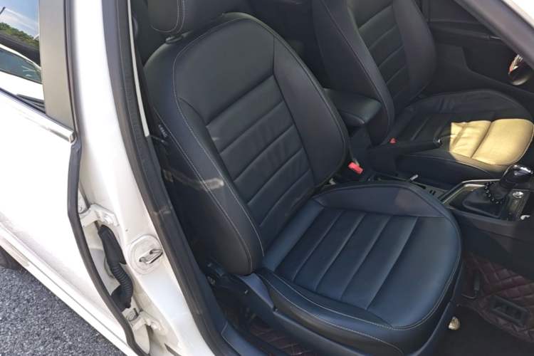 Used Volkswagen Lavida 2017 1.6L Automatic Comfort Edition Right Front Seat