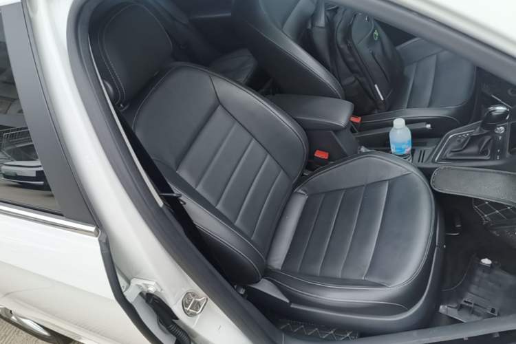 Used Volkswagen Lavida 2017 1.6L Automatic Comfort Edition Right Front Seat