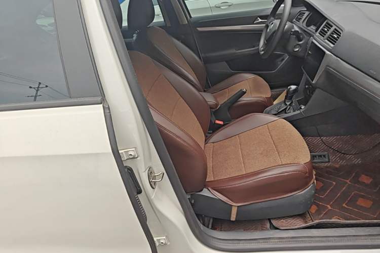 Used Volkswagen Lavida 2017 1.6L Automatic Fashion Edition Right Front Seat