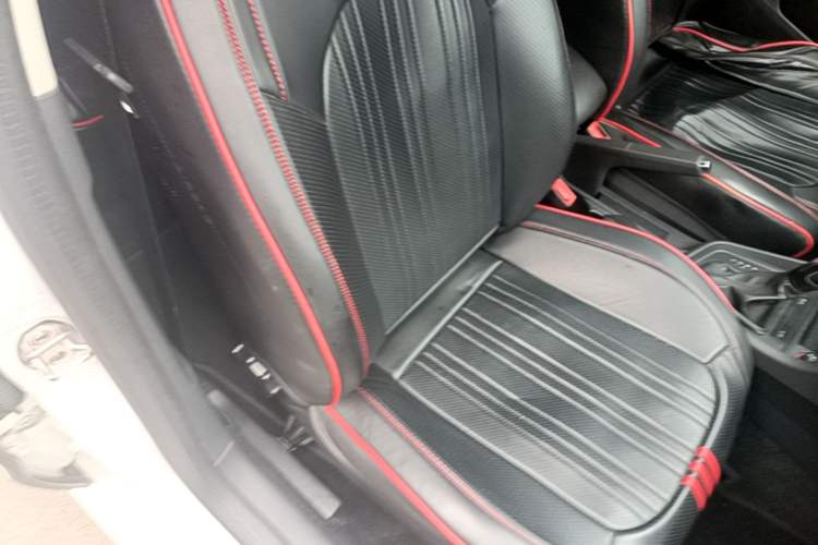 Used Volkswagen Lavida 2017 1.6L Automatic Fashion Edition Right Front Seat
