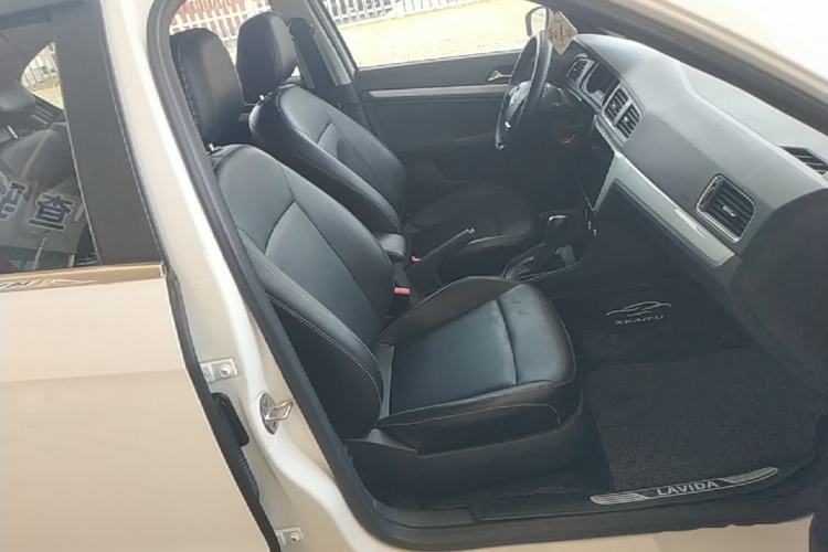 Used Volkswagen Lavida 2017 1.6L Automatic Fashion Edition Right Front Seat