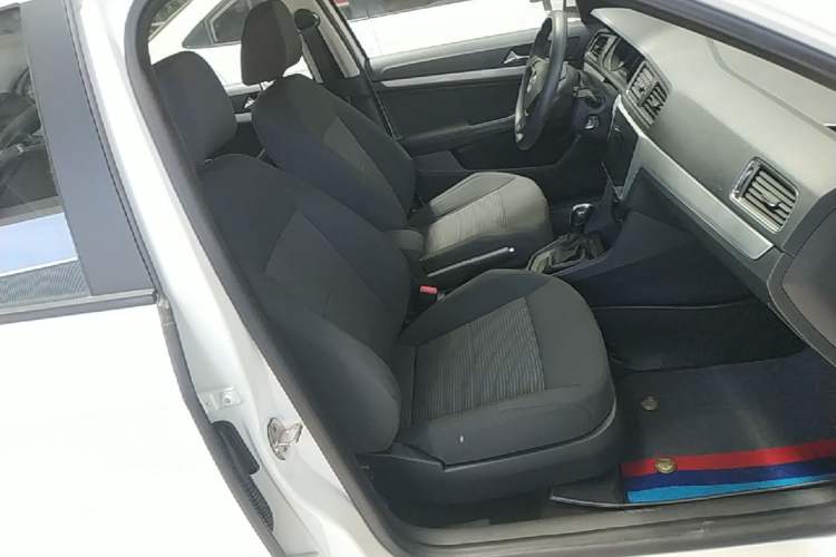 Used Volkswagen Lavida 2017 1.6L Automatic Fashion Edition Right Front Seat