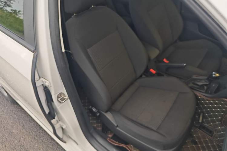 Used Volkswagen Lavida 2017 1.6L Automatic Fashion Edition Right Front Seat