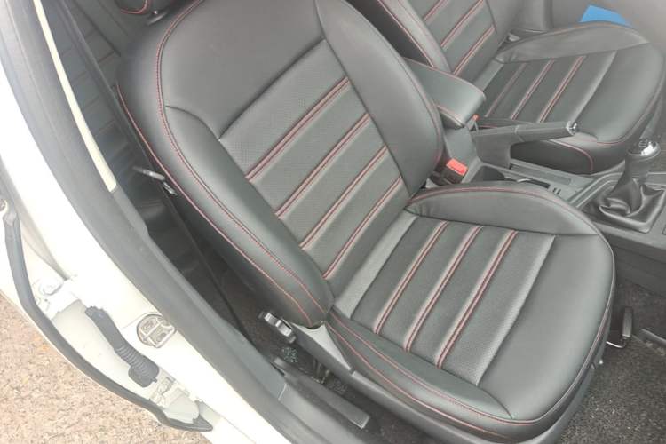 Used Volkswagen Lavida 2017 1.6L Manual Fashion Edition Right Front Seat