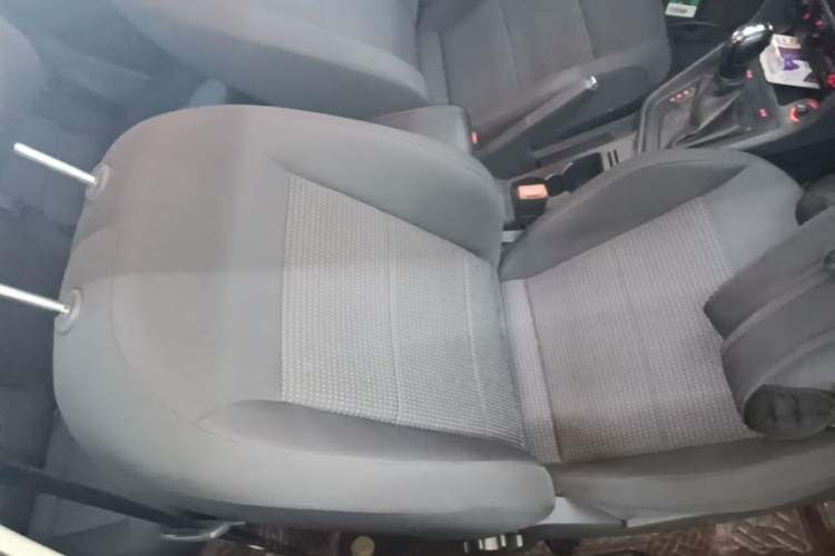 Used Volkswagen Lavida 2017 1.6L Automatic Fashion Edition Right Front Seat
