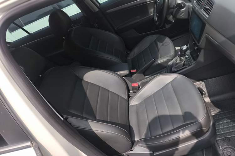 Used Volkswagen Lavida 2017 230TSI DSG Comfort Edition Right Front Seat