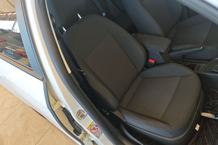 Used Volkswagen Lavida 2017 1.6L Automatic Fashion Edition Right Front Seat