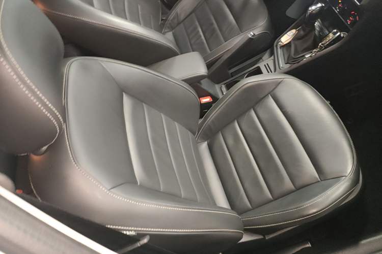 Used Volkswagen Lavida 2017 230TSI DSG Comfort Edition Right Front Seat