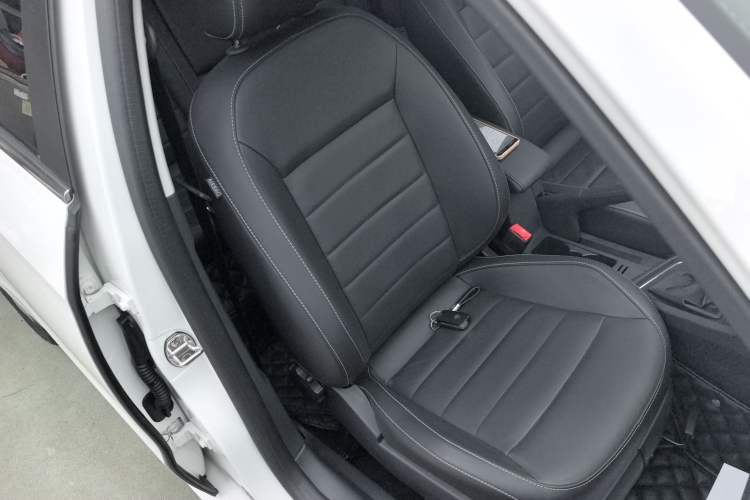 Used Volkswagen Lavida 2017 1.6L Automatic Comfort Edition Right Front Seat