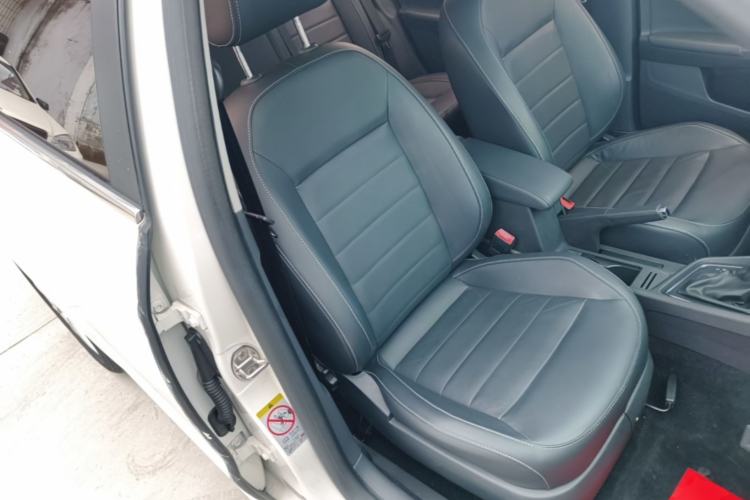 Used Volkswagen Lavida 2017 1.6L Automatic Comfort Edition Right Front Seat