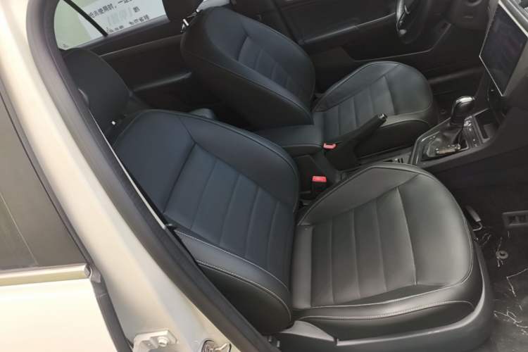 Used Volkswagen Lavida 2017 1.6L Automatic Comfort Edition Right Front Seat