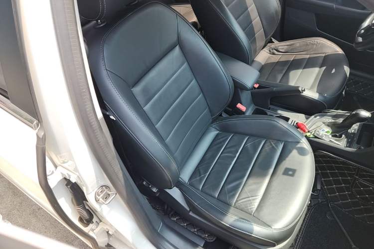 Used Volkswagen Lavida 2017 1.6L Automatic Comfort Edition Right Front Seat